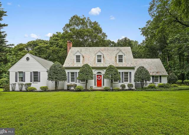 Property at 1017 W Padonia Rd, Cockeysville, MD 21030, 4 beds, 3.5 baths
