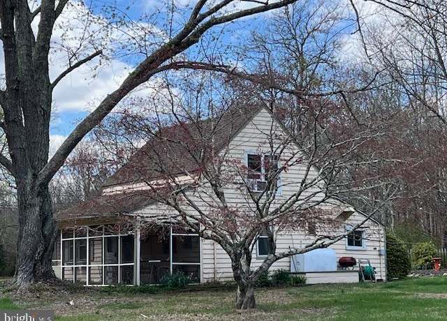 Property at 206 Burrs Mill Rd, Southampton, NJ 08088, 2 beds, 1 bath