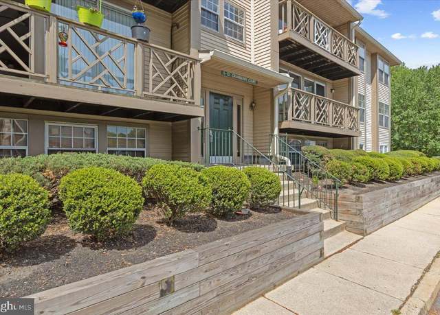 Property at 6 Cranberry Ct, Marlton, NJ 08053, 2 beds, 1 bath