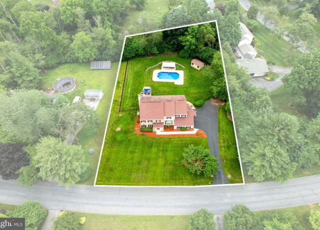 Property at 5 Long Dr, Downingtown, PA 19335, 5 beds, 3 baths