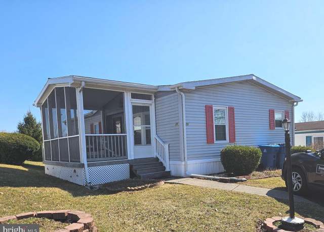 Property at 20 Meadow Run Pl, Harrisburg, PA 17112, 2 beds, 2 baths