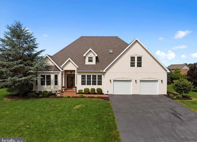 Property at 3271 Saint Andrews Dr, Chambersburg, PA 17202, 5 beds, 4.5 baths