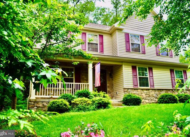 Property at 5039 Bossler Rd, Elizabethtown, PA 17022, 4 beds, 2.5 baths