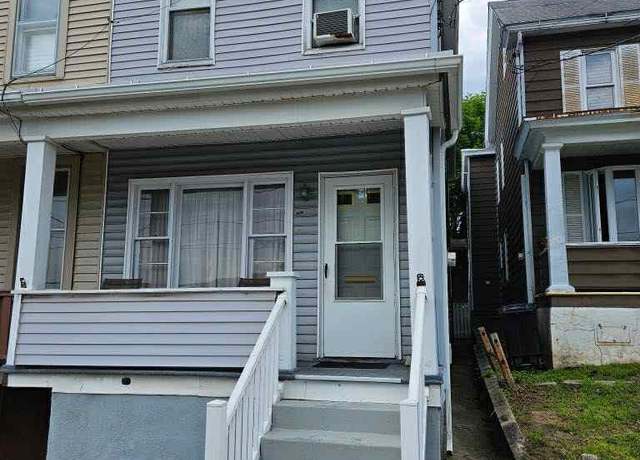 Property at 429 W Willing St, Tamaqua, PA 18252, 3 beds, 1 bath