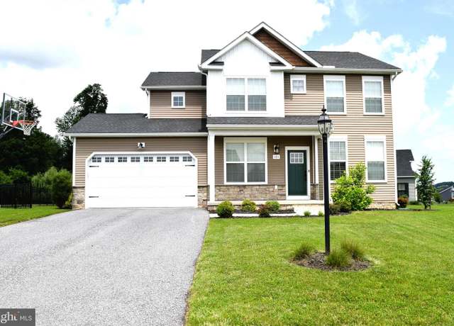 Property at 101 Winona Dr, Hanover, PA 17331, 4 beds, 2.5 baths