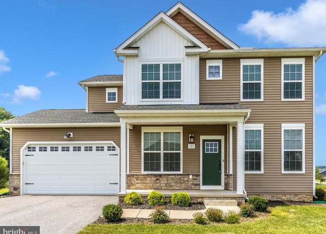 Property at 101 Winona Dr, Hanover, PA 17331, 4 beds, 2.5 baths