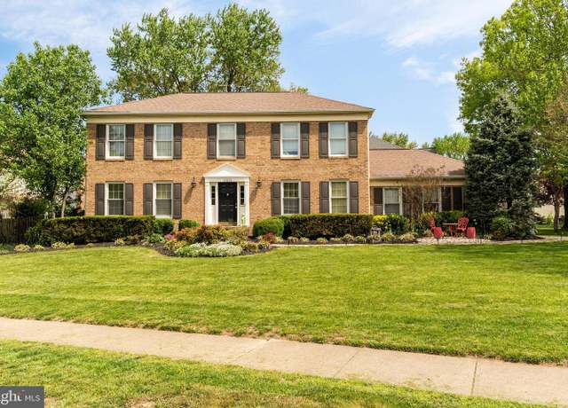 Property at 13126 Pelmira Ridge Ct, Herndon, VA 20171, 4 beds, 3.5 baths