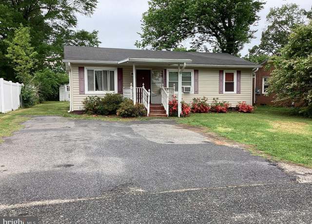 Property at 407 Hamilton St, Fredericksburg, VA 22408, 3 beds, 1.5 baths