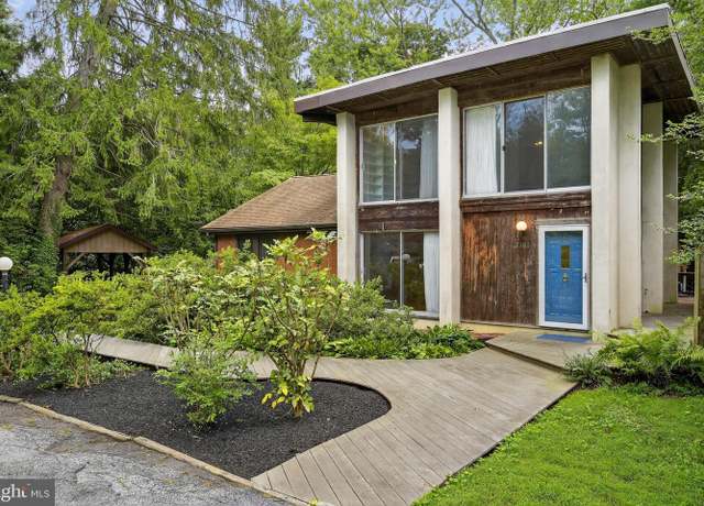 Property at 2308 E Mall St, Wilmington, DE 19810, 5 beds, 2 baths