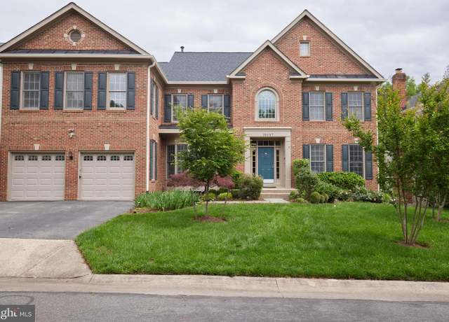 Property at 10607 Farmbrooke Ln, Potomac, MD 20854, 7 beds, 5.5 baths