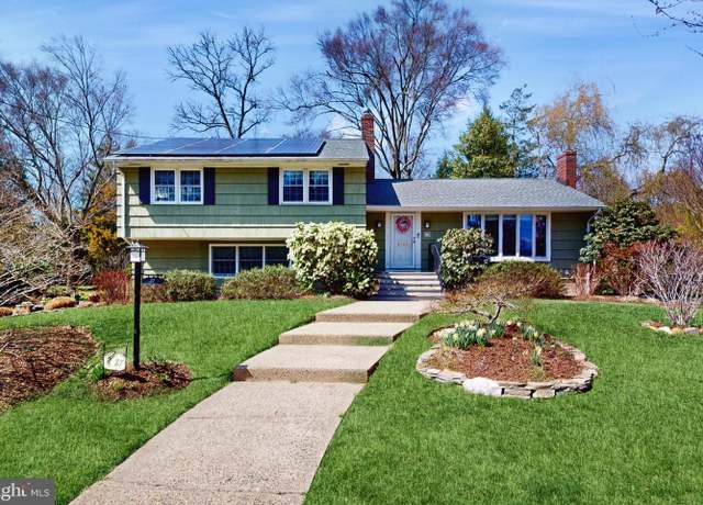 Property at 27 Farm Rd, Ewing, NJ 08638, 4 beds, 3 baths