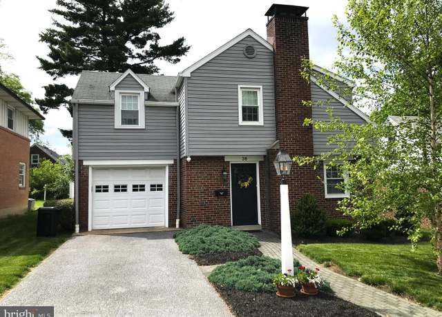 Property at 38 Spruce St, Reading, PA 19607, 3 beds, 1.5 baths