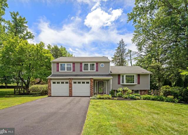 Property at 10 Hickory Dr, Doylestown, PA 18901, 4 beds, 2.5 baths