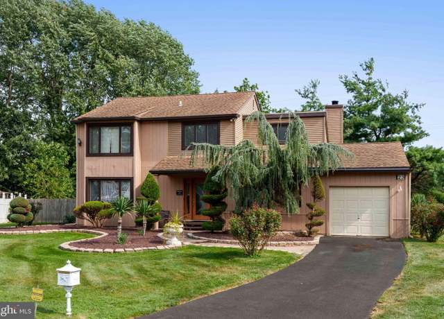 Property at 23 Putnam Dr, Southampton, PA 18966, 3 beds, 2.5 baths
