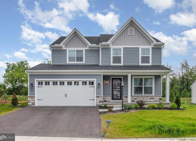 Property at 89 Long Bend Dr, Carlisle, PA 17015, 4 beds, 2.5 baths