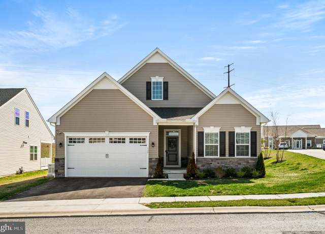 Property at 139 Hood Farm Dr, West Grove, PA 19390, 4 beds, 3 baths
