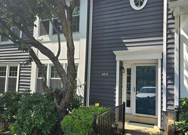 Property at 103 Lakeside Dr, Downingtown, PA 19335, 2 beds, 2.5 baths
