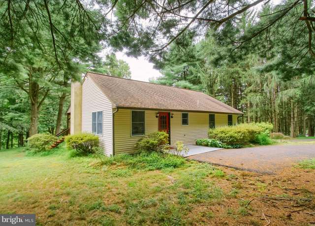 Property at 17 Marion Dr, Landisburg, PA 17040, 3 beds, 2.5 baths