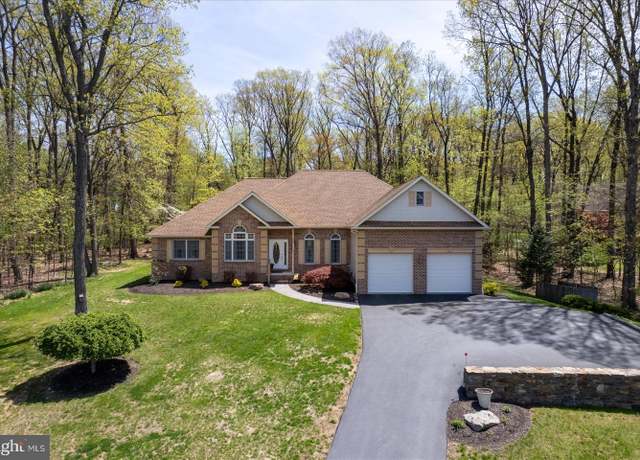 Property at 3812 Eagle Ridge Ct, Hanover, PA 17331, 3 beds, 3.5 baths
