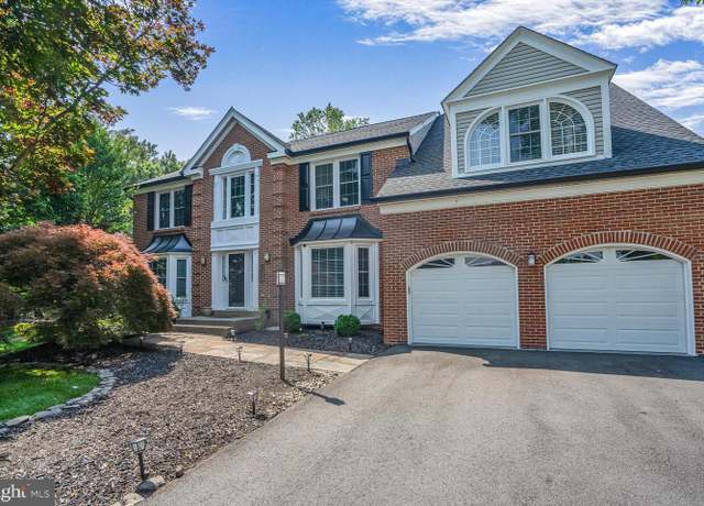Property at 5501 Chestermill Ct, Fairfax, VA 22030, 5 beds, 4.5 baths
