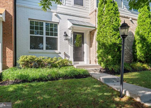 Property at 43915 Eastgate View Dr, Chantilly, VA 20152, 3 beds, 2.5 baths