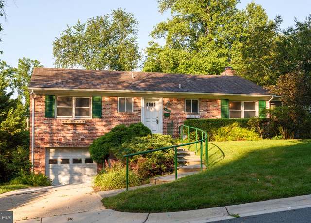 Property at 6502 Brookes Hill Ct, Bethesda, MD 20816, 3 beds, 2.5 baths