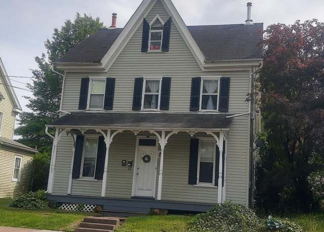 Property at 904 W Broad St, Quakertown, PA 18951, 6 beds, 2 baths