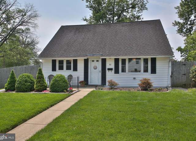 Property at 82 2nd Ave, Phoenixville, PA 19460, 4 beds, 2 baths