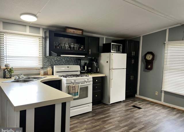 Property at 230 Rim Rd, Elizabethtown, PA 17022, 2 beds, 1 bath