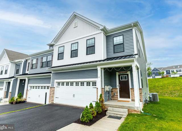 Property at 9 Rose Hill Way, Aston, PA 19014, 4 beds, 2.5 baths