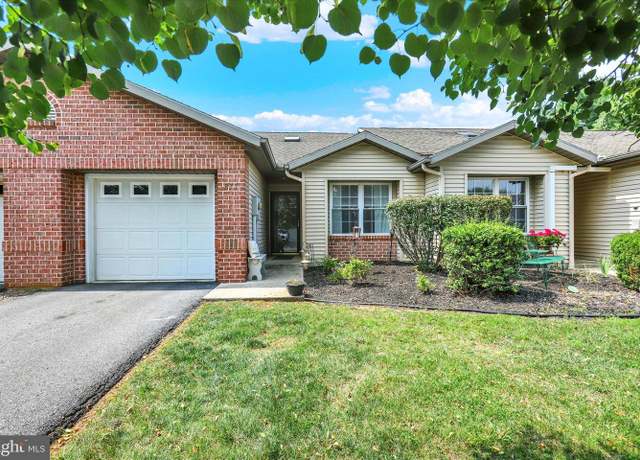 Property at 877 Geyer Dr, Chambersburg, PA 17201, 2 beds, 2 baths