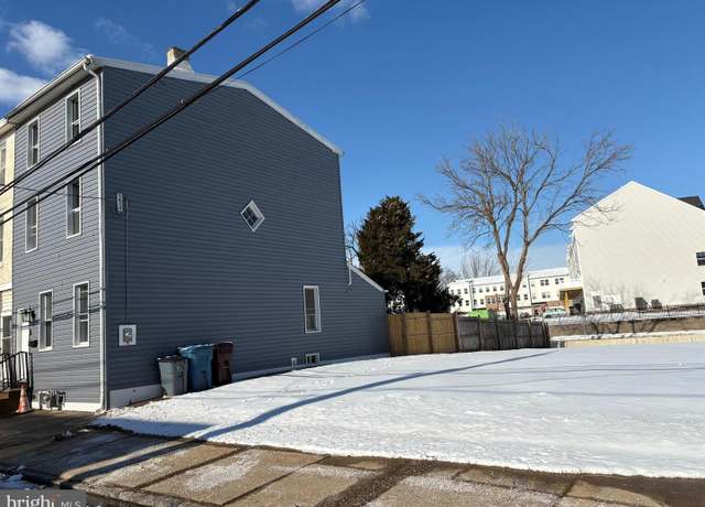 Property at 11 W Front St, Bridgeport, PA 19405, 4 beds, 1.5 baths
