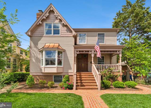 Property at 5727 2nd St S, Arlington, VA 22204, 4 beds, 3 baths