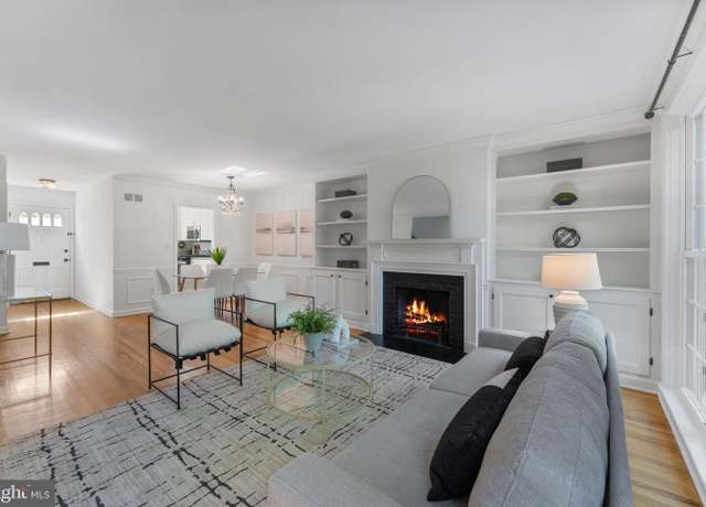 Property at 911 S Lee St, Alexandria, VA 22314, 4 beds, 3.5 baths