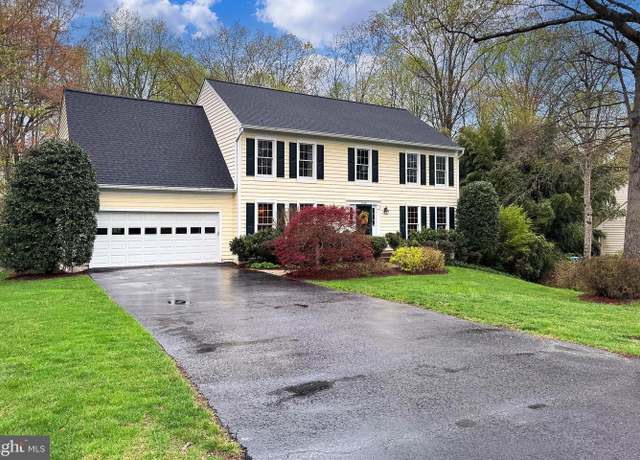Property at 6156 Pohick Station Dr, Fairfax Station, VA 22039, 5 beds, 3.5 baths