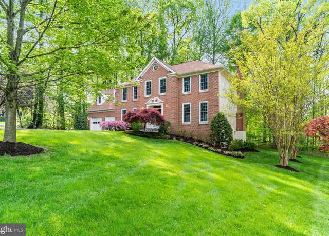 Property at 9745 Rolling Ridge Dr, Fairfax Station, VA 22039, 5 beds, 4.5 baths