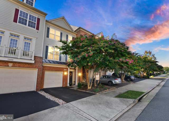 Property at 43802 Lees Mill Sq, Leesburg, VA 20176, 4 beds, 2 baths