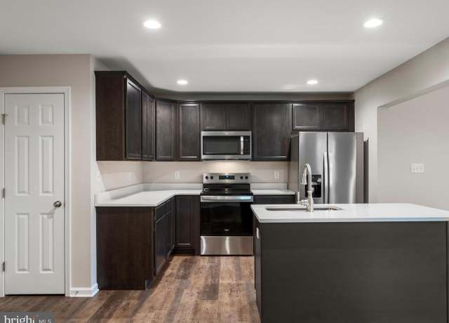 Property at 1356 Horseshoe Cir, Woodstock, VA 22664, 3 beds, 2.5 baths