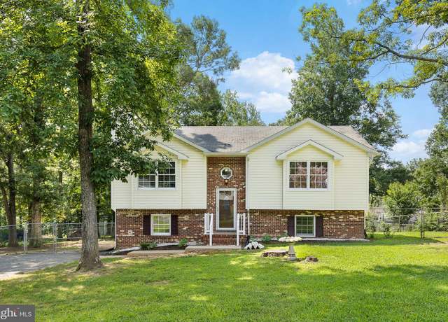 Property at 10417 Forest Hill Ct, Fredericksburg, VA 22408, 3 beds, 2 baths