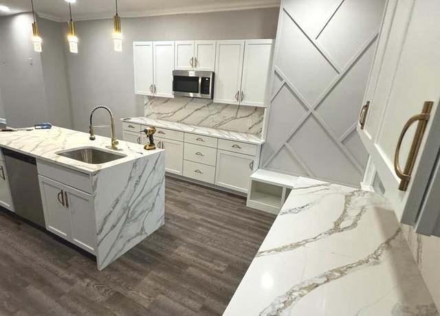 Property at 2412 Callow Ave, Baltimore, MD 21217, 6 beds, 4.5 baths