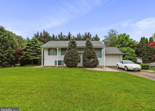 Property at 1424 Outer Dr, Hagerstown, MD 21742, 4 beds, 1 bath