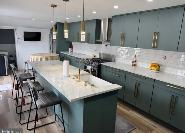 Property at 839 Bordentown Rd, Burlington, NJ 08016, 3 beds, 2.5 baths
