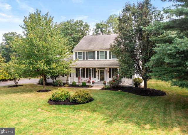 Property at 22 Cloverdale Way, Columbus, NJ 08022, 4 beds, 2.5 baths