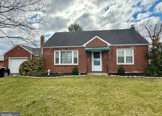 Property at 2750 Sunset Ln, York, PA 17408, 3 beds, 1 bath