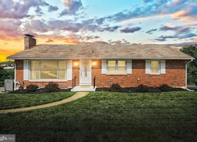 Property at 1405 Bonbar Rd, York, PA 17403, 3 beds, 3 baths