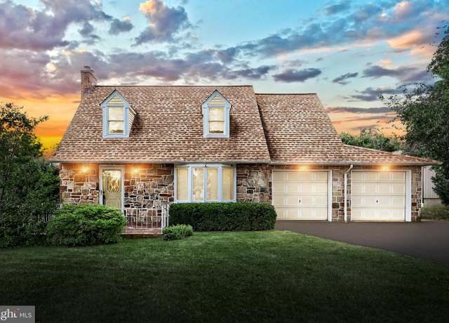 Property at 420 N Scott St, York, PA 17404, 3 beds, 2.5 baths