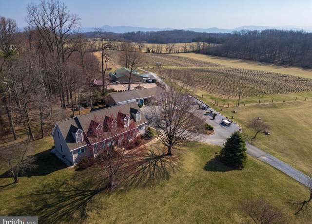 Property at 4204 Old Fincastle Rd, Fincastle, VA 24090, 3 beds, 2.5 baths
