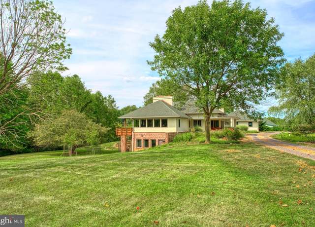 Property at 3959 Cobbler Mountain Rd, Delaplane, VA 20144, 3 beds, 2.5 baths