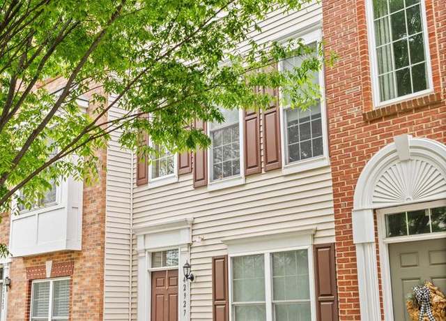 Property at 42927 Mccomas Ter, Chantilly, VA 20152, 4 beds, 2.5 baths