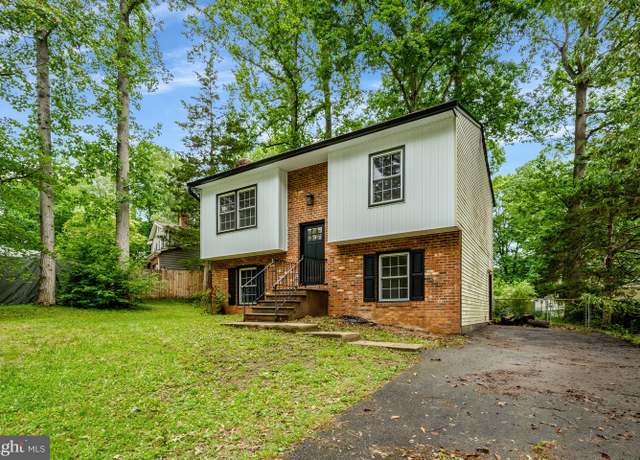 Property at 6025 Battlefield Green Dr, Fredericksburg, VA 22407, 4 beds, 2 baths